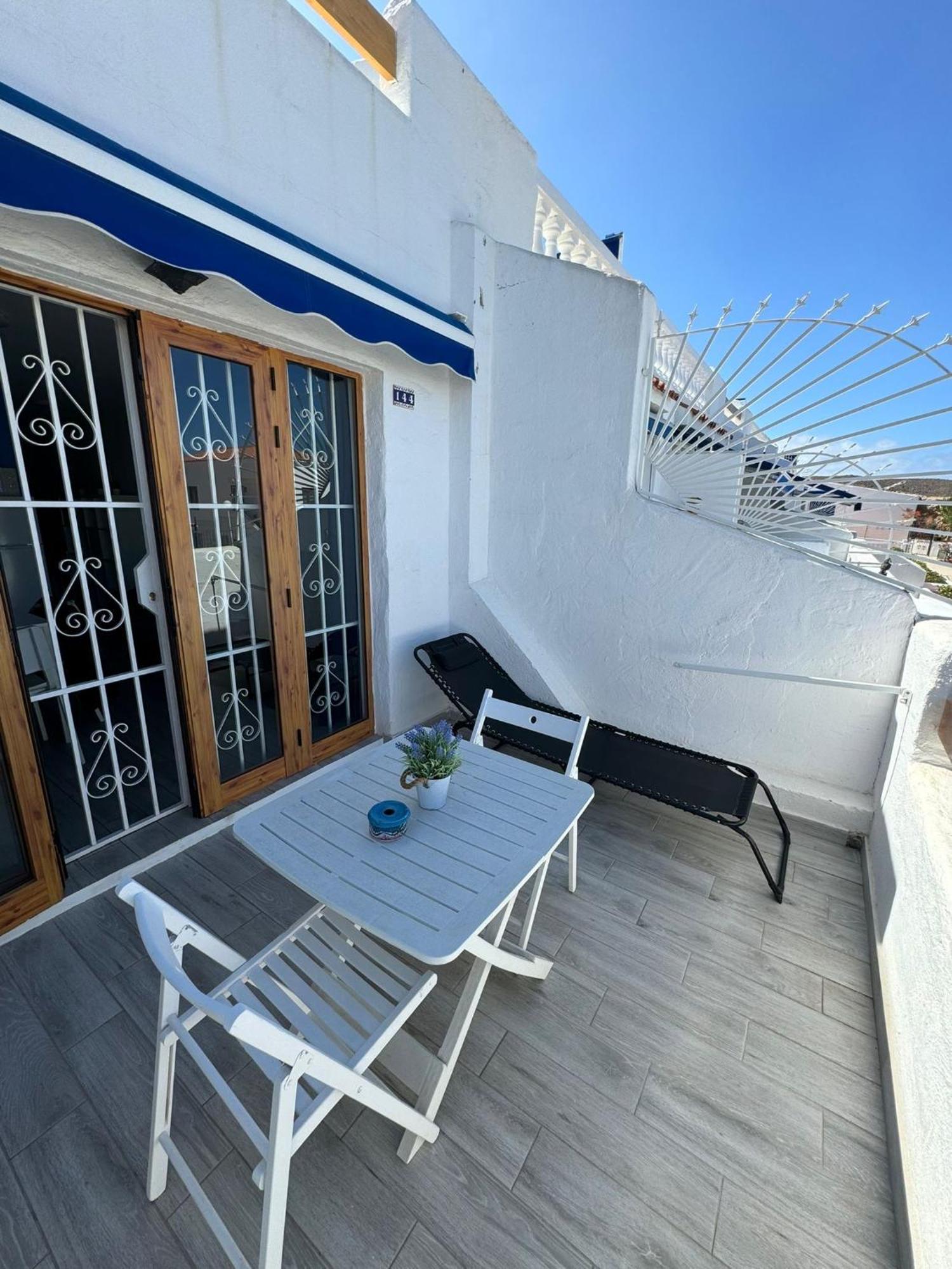 Aparthotel Los Cristianos Port Royal New Exterior foto